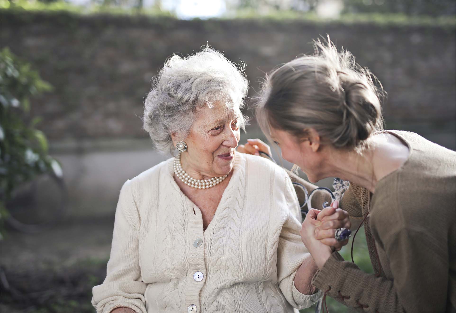resident smiling with family 