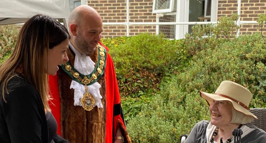 resident with mayor
